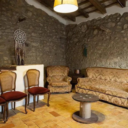 Camos - Masia Rural Nyaraló Llagostera