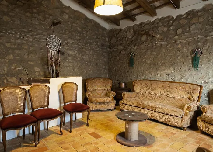 Camos - Masia Rural Tatil Evi Llagostera